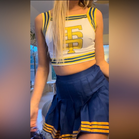 Taylor swift cheer uniform from shake It off video - Picture 11 of 11